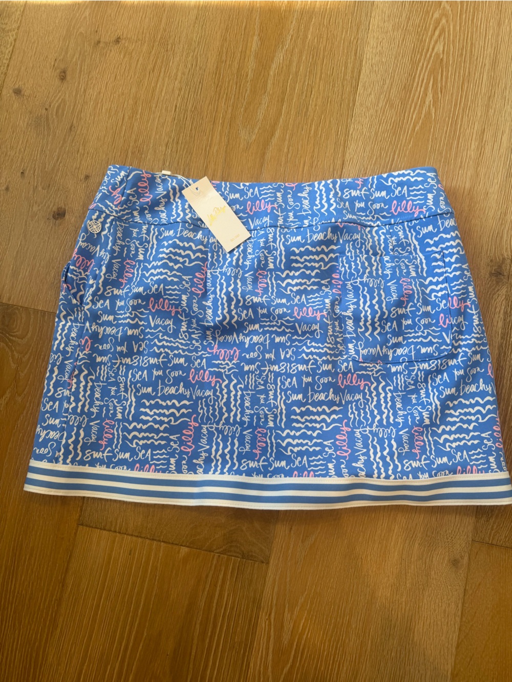 Lilly Pulitzer Light Blue Script Beach Print Skort with Pink Accents - Picture 7 of 7